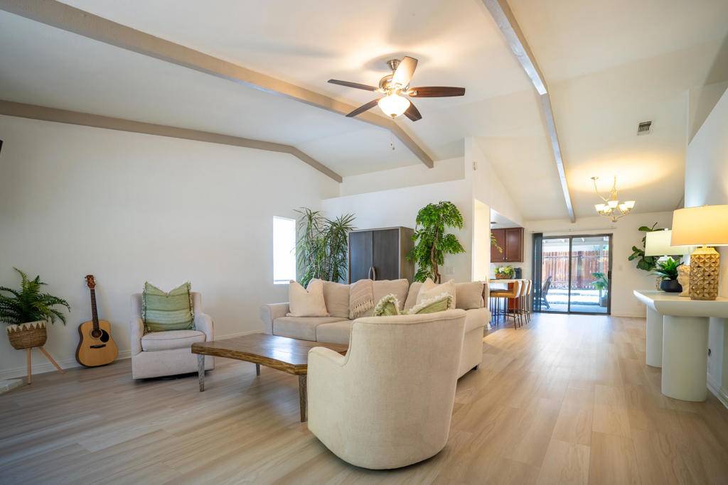 La Quinta, CA 92253,53915 Avenida Villa