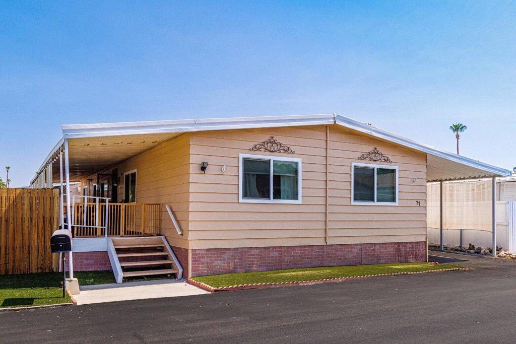Palm Desert, CA 92260,43155 Portola AVE #77