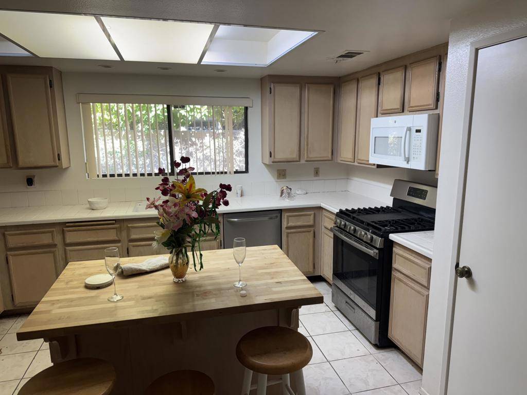 Palm Springs, CA 92262,1496 E Luna WAY