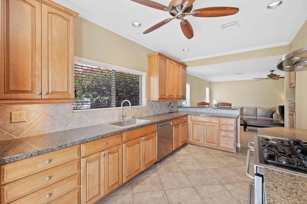 Palm Springs, CA 92262,1495 E Luna WAY