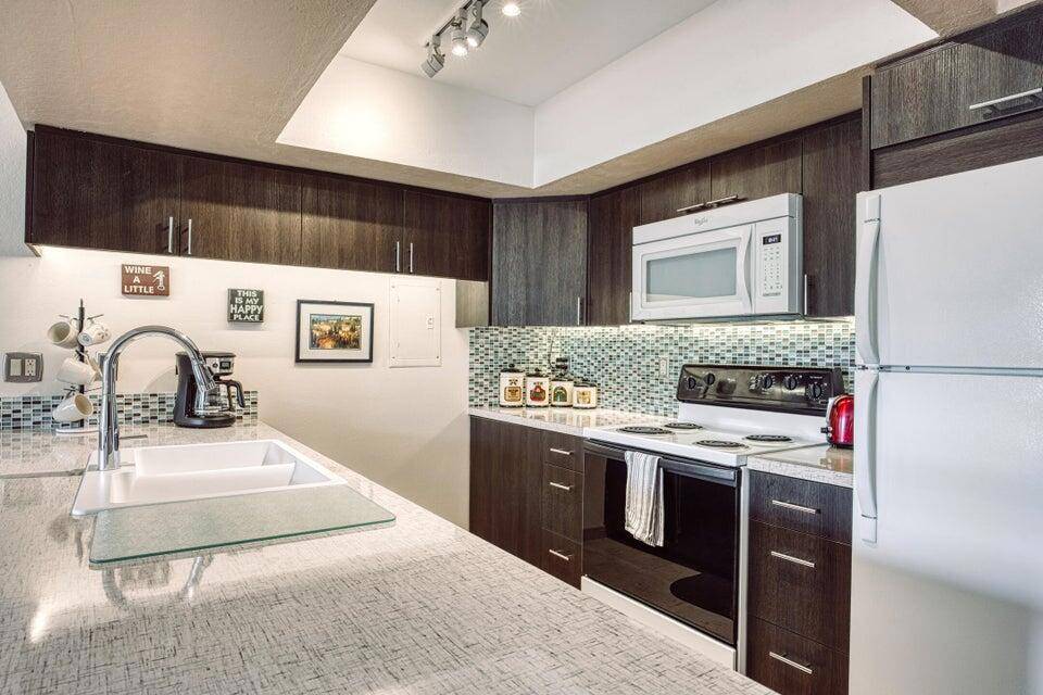 Palm Springs, CA 92264,1655 E Palm Canyon DR #116