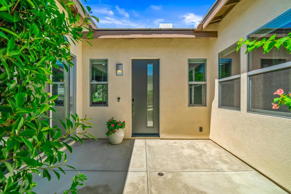 Palm Springs, CA 92262,1325 Passage ST