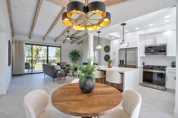 842 N Calle De Pinos, Palm Springs, CA 92262