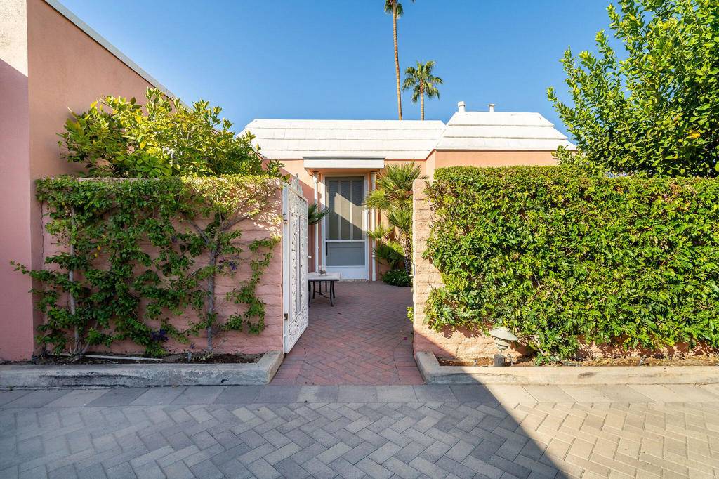 47212 Marrakesh DR, Palm Desert, CA 92260