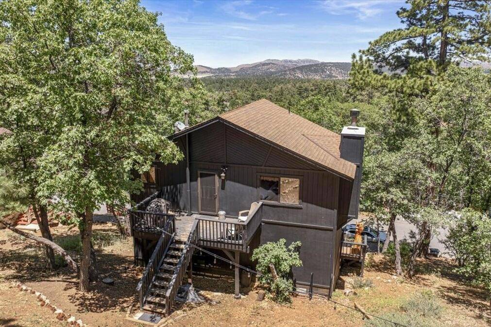 Big Bear, CA 92314,1555 Tuolumne RD