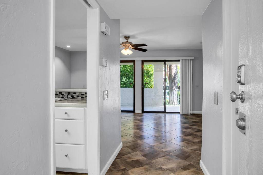 Palm Springs, CA 92262,453 E Via Escuela #511