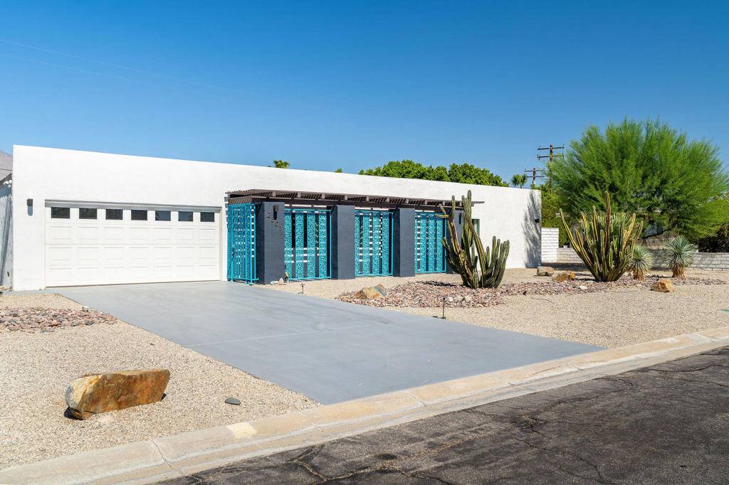 2301 E Acacia RD N, Palm Springs, CA 92262