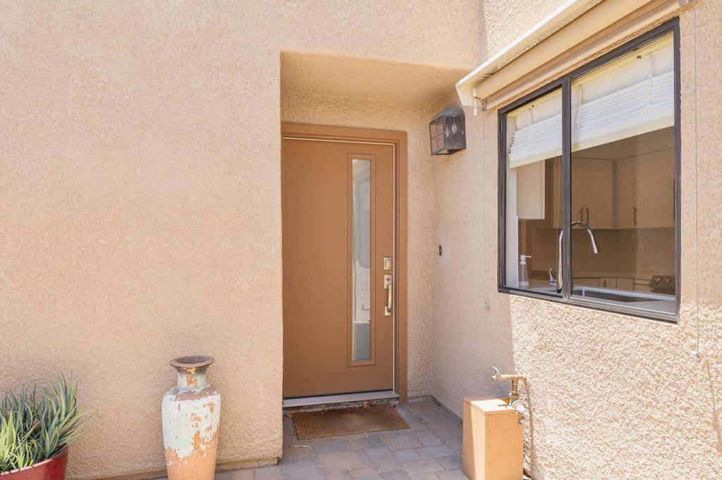 Palm Desert, CA 92260,72499 Desert Flower DR