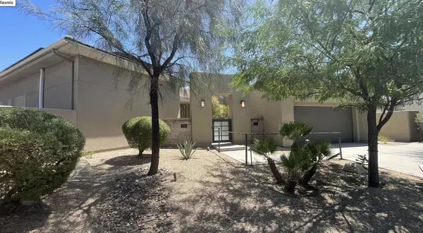 Palm Springs, CA 92262,1702 Sienna CT