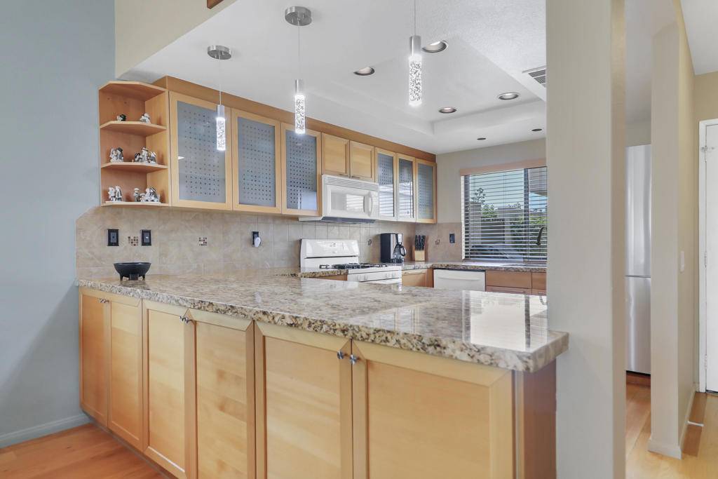 Palm Desert, CA 92211,76676 Chrysanthemum WAY