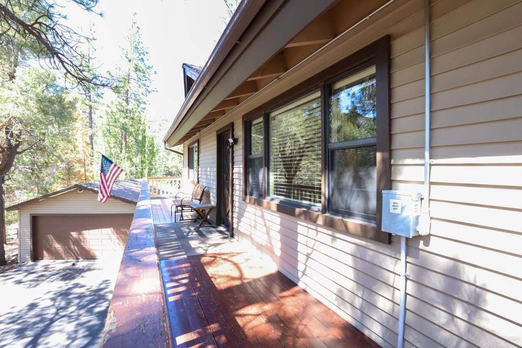 Big Bear, CA 92314,1068 Lookout Mountain RD