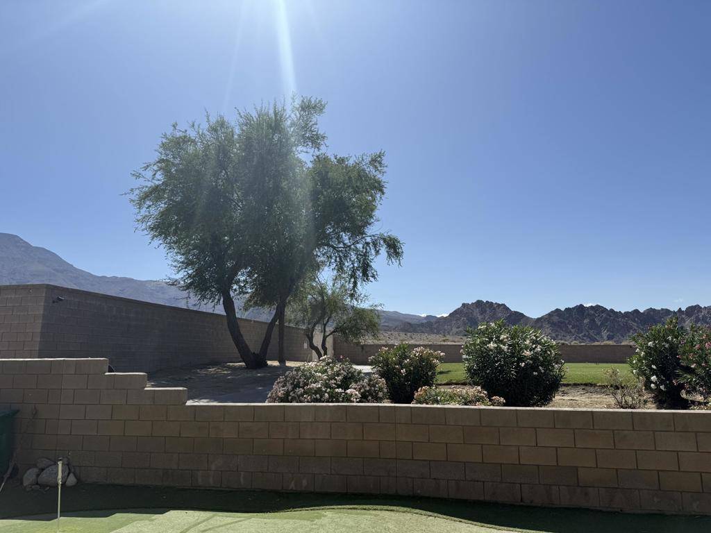 La Quinta, CA 92253,60375 Living Stone DR