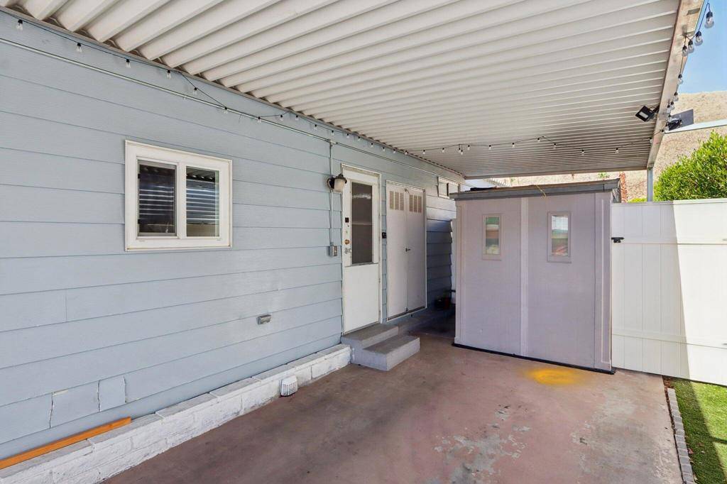 Palm Springs, CA 92264,252 Lei DR