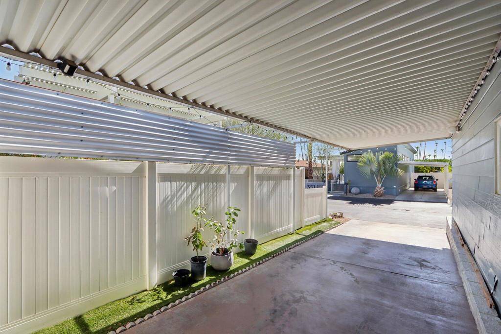 Palm Springs, CA 92264,252 Lei DR