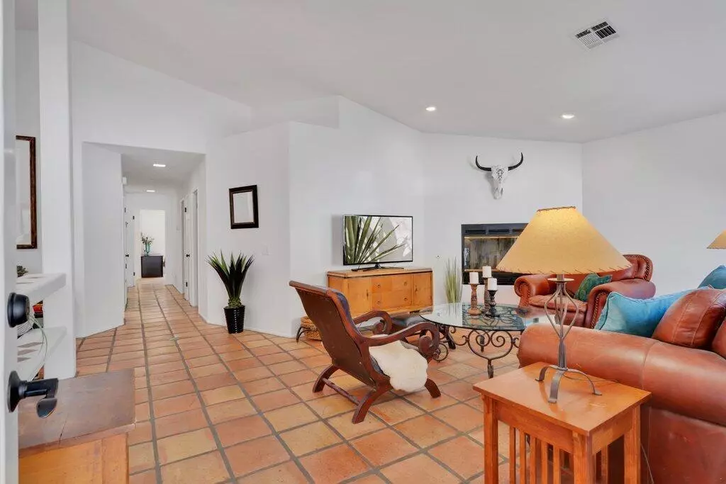 La Quinta, CA 92253,52030 Avenida Madero