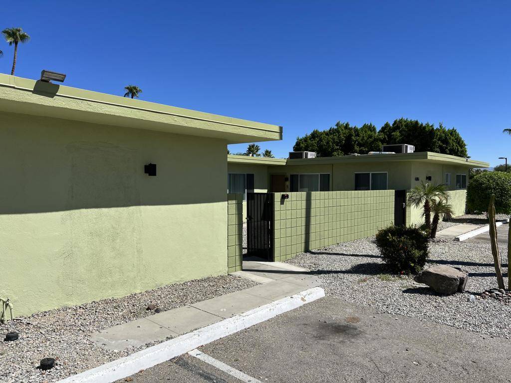 4086 E Calle De Carlos, Palm Springs, CA 92264