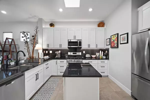 Rancho Mirage, CA 92270,105 N Kavenish DR