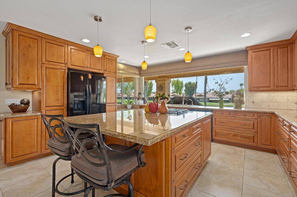 Palm Desert, CA 92260,49 Camisa LN