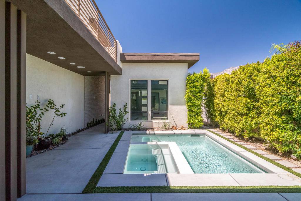 Palm Springs, CA 92262,188 Blue Moon DR