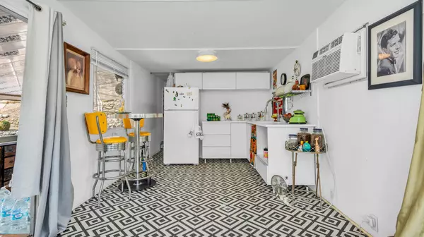 Palm Springs, CA 92264,60 Mars ST