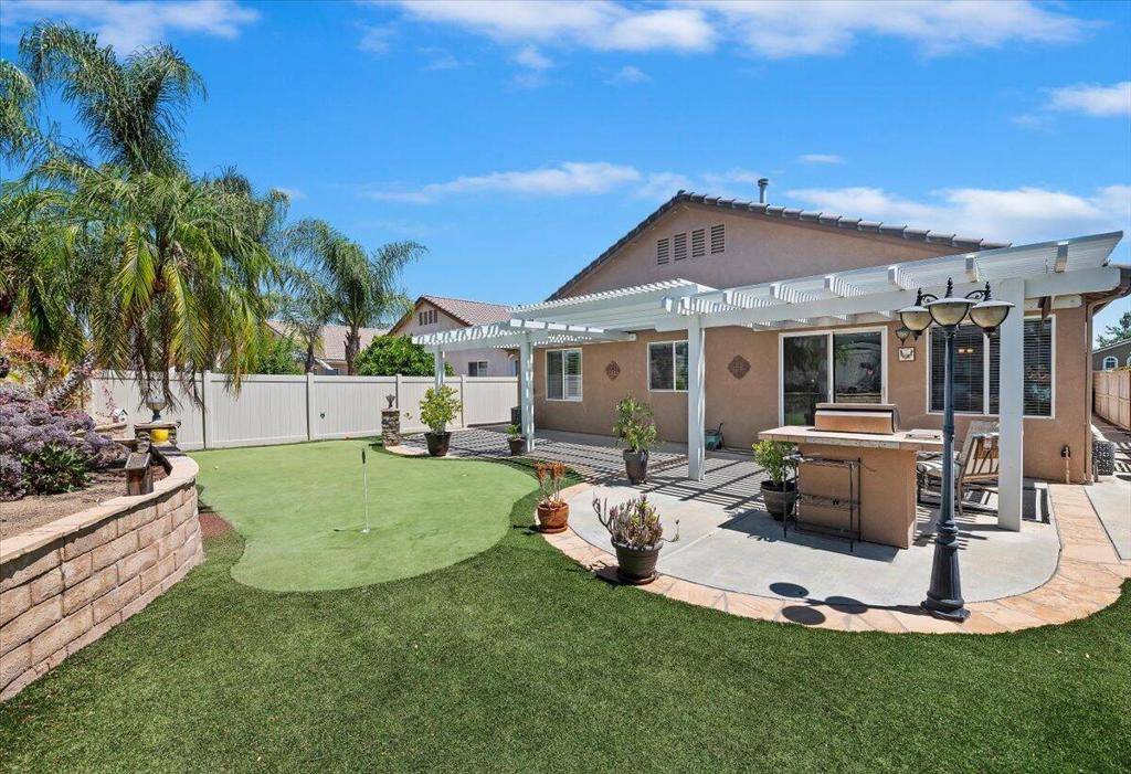 28026 Crystal Spring DR, Menifee, CA 92584