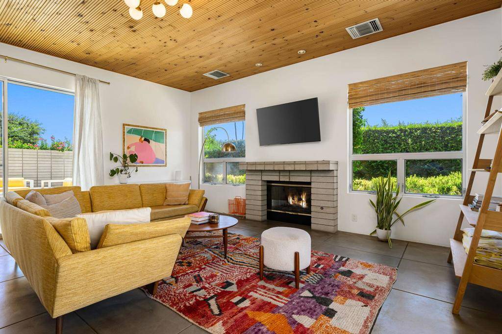 Palm Springs, CA 92264,623 Desert WAY