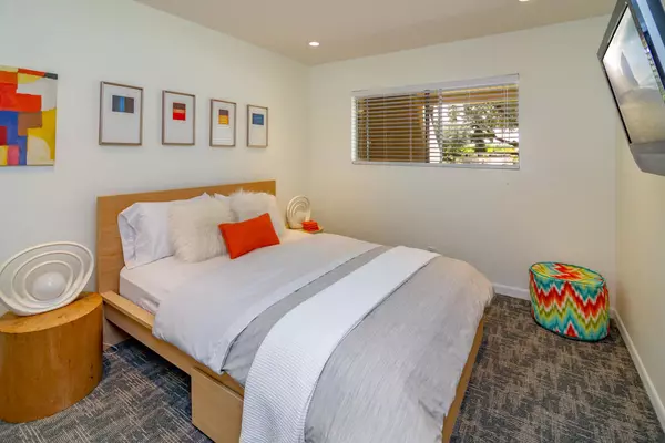 Palm Springs, CA 92262,550 N Villa CT #114