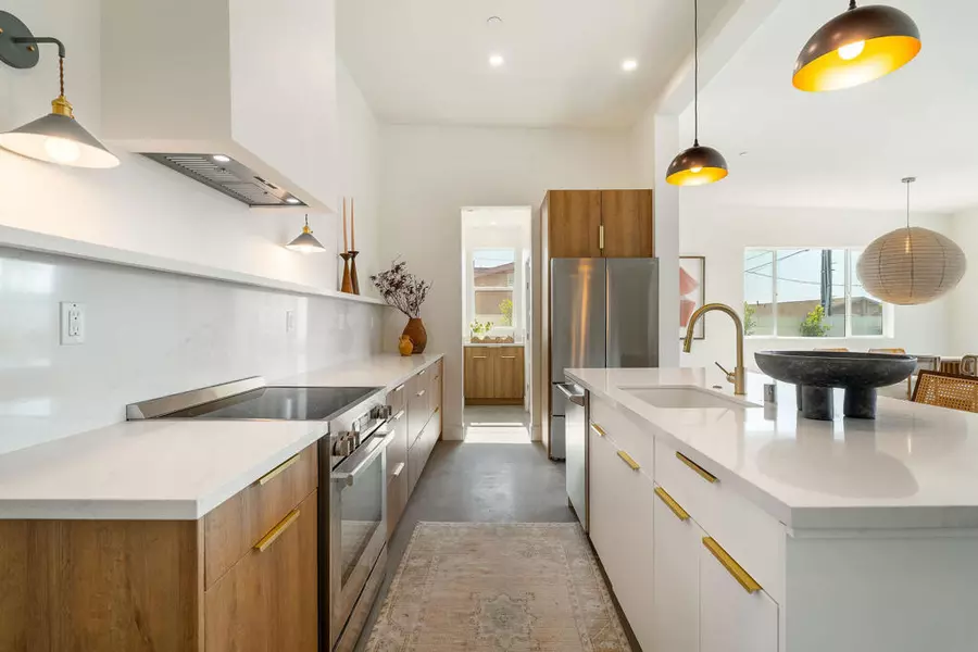 361 W Sunview AVE, Palm Springs, CA 92262