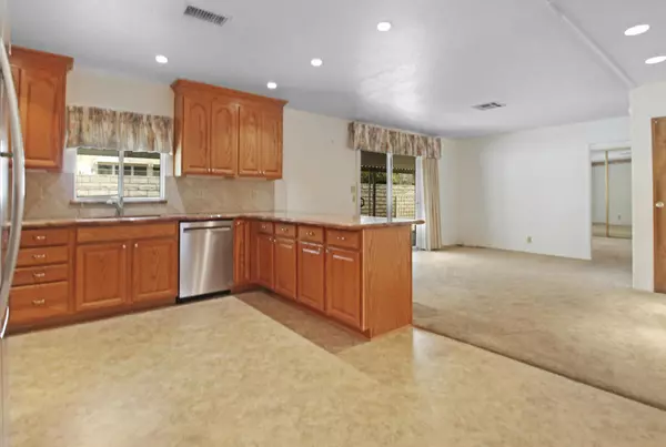 Palm Desert, CA 92260,42580 Sutters Mill RD