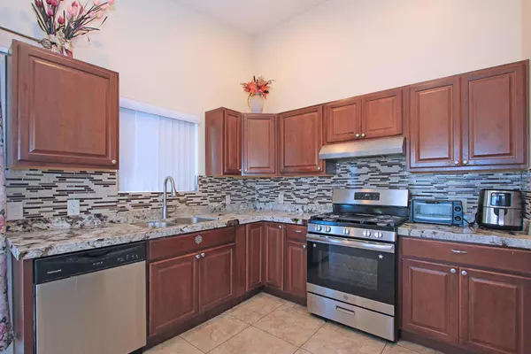 Desert Hot Springs, CA 92240,12925 Maui WAY