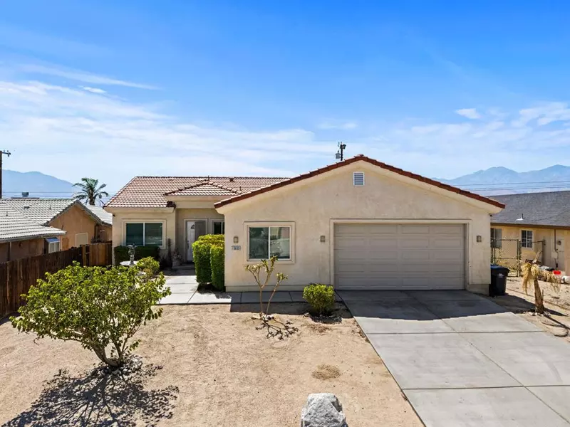 13633 El Rio LN, Desert Hot Springs, CA 92240