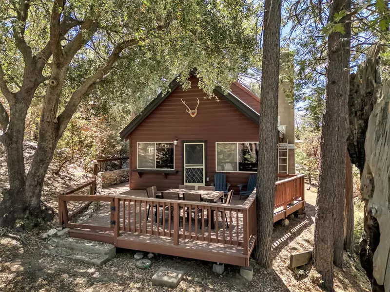 52646 Chickadee LN, Idyllwild, CA 92549