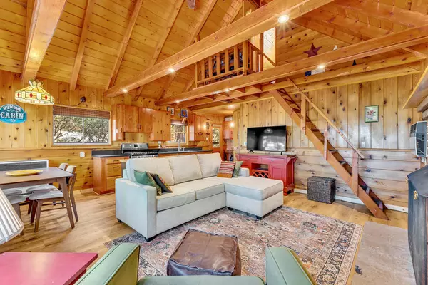 Idyllwild, CA 92549,52646 Chickadee LN