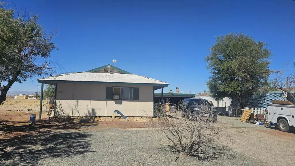 2367 Oahu LN, Thermal, CA 92274