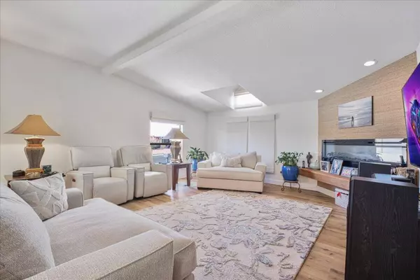 Palm Desert, CA 92260,73471 Cabazon Peak DR