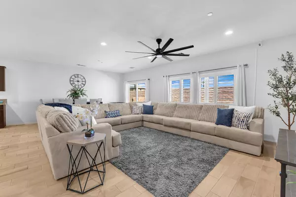 Indio, CA 92203,42525 Saragoza CT