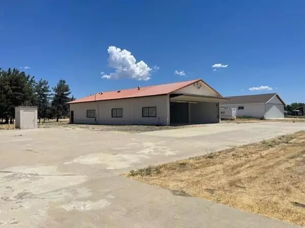 Aguanga, CA 92536,49275 Flightline WAY