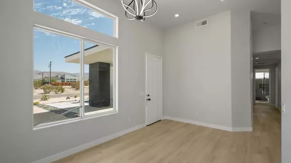 Desert Hot Springs, CA 92241,67715 Broken Arrow LN