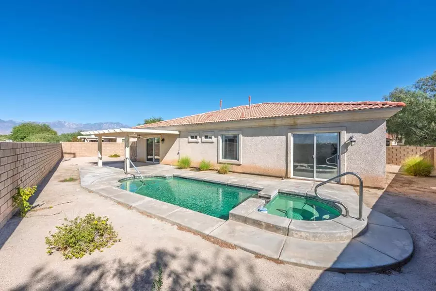 74085 Daisy LN, Palm Desert, CA 92211