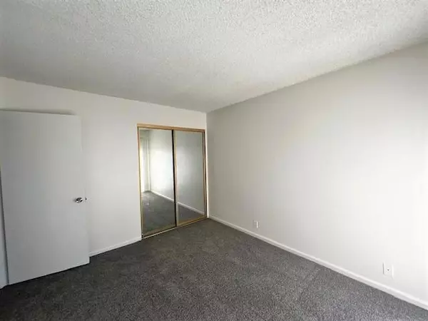 Indio, CA 92201,82075 Country Club DR #48