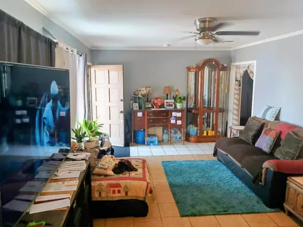 Jurupa Valley, CA 92509,4052 Lindsay ST