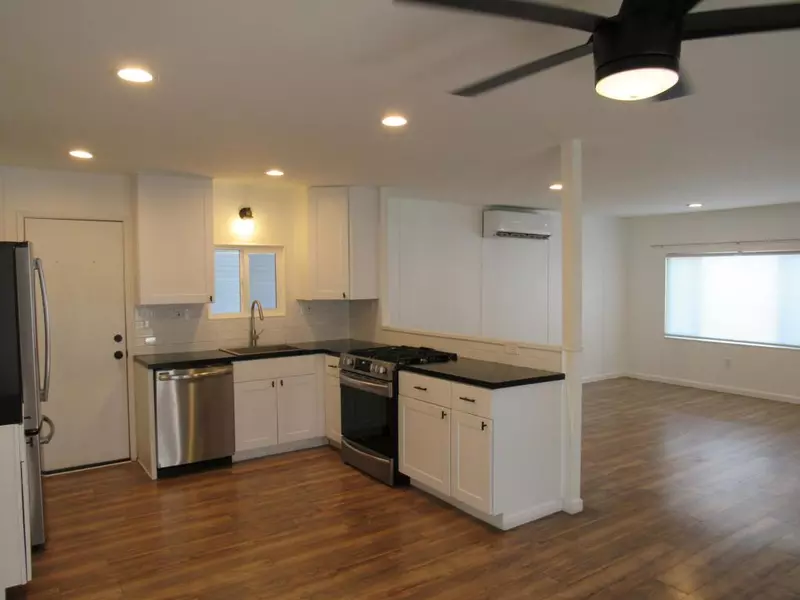 248 Lei DR, Palm Springs, CA 92264