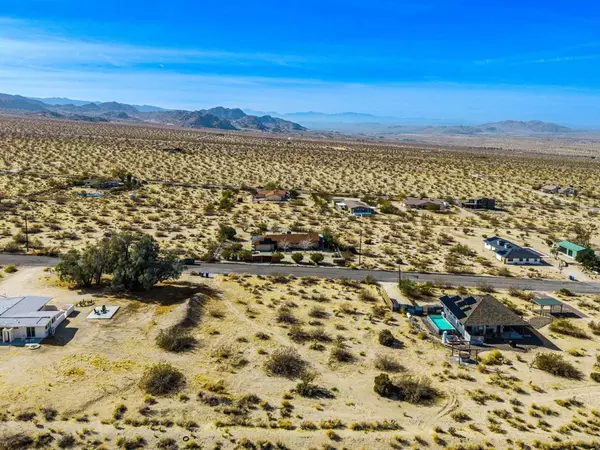 Joshua Tree, CA 92252,7215 Mt Lassen AVE