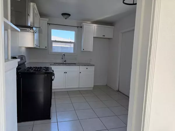 Indio, CA 92201,82077 Santa Rosa AVE