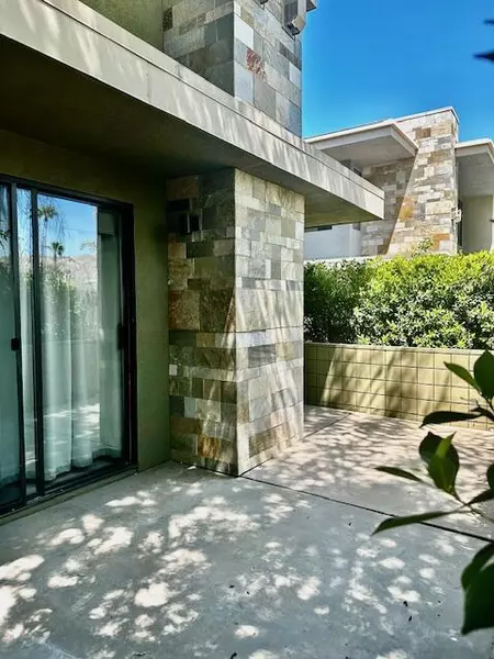 870 E Palm Canyon DR #102, Palm Springs, CA 92264