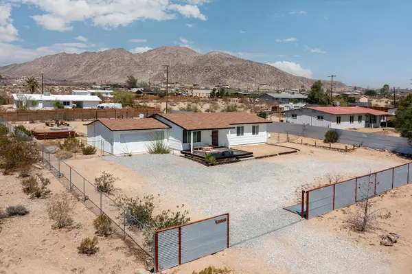 Joshua Tree, CA 92252,4790 Avenida La Candela