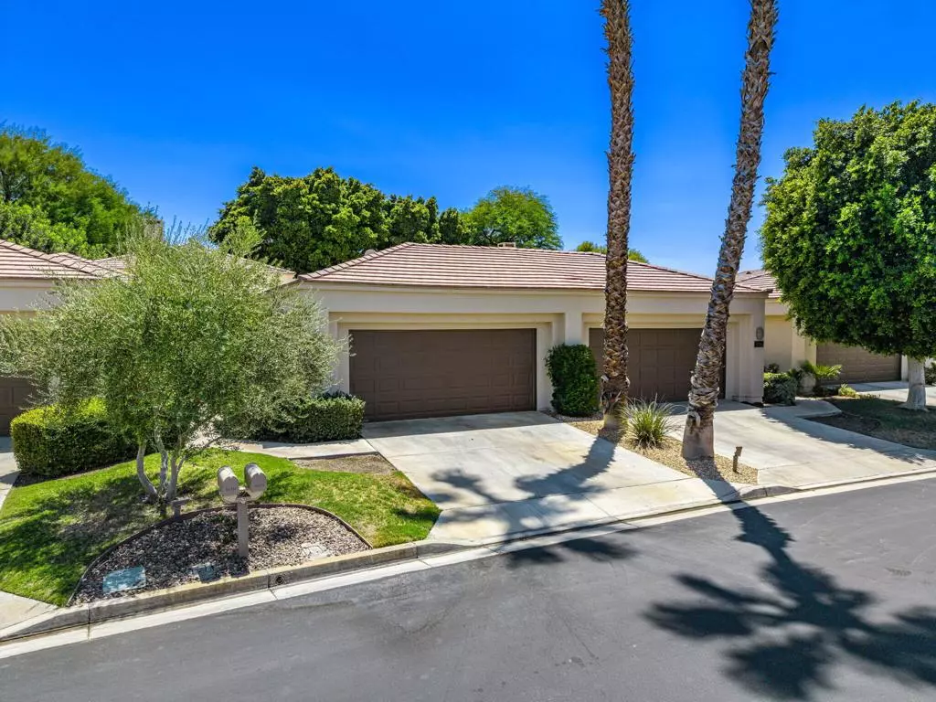 La Quinta, CA 92253,54374 Oak Tree