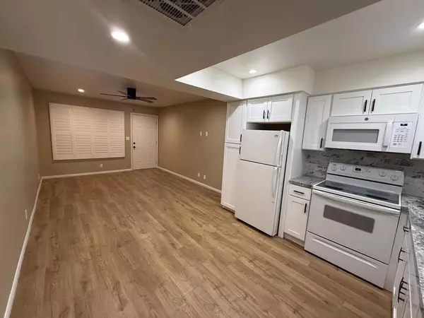 Desert Hot Springs, CA 92240,64291 Spyglass AVE #12