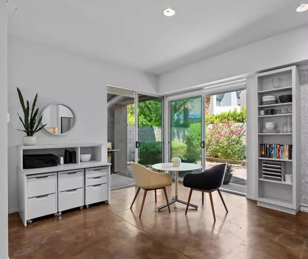 Palm Springs, CA 92262,222 Breeze LOOP