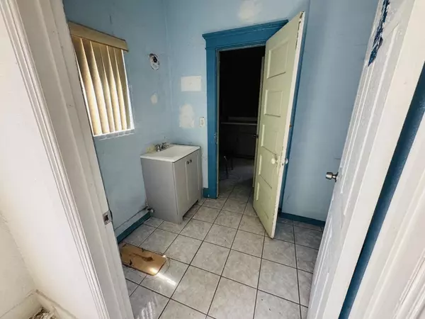 Colton, CA 92324,595 Valley BLVD